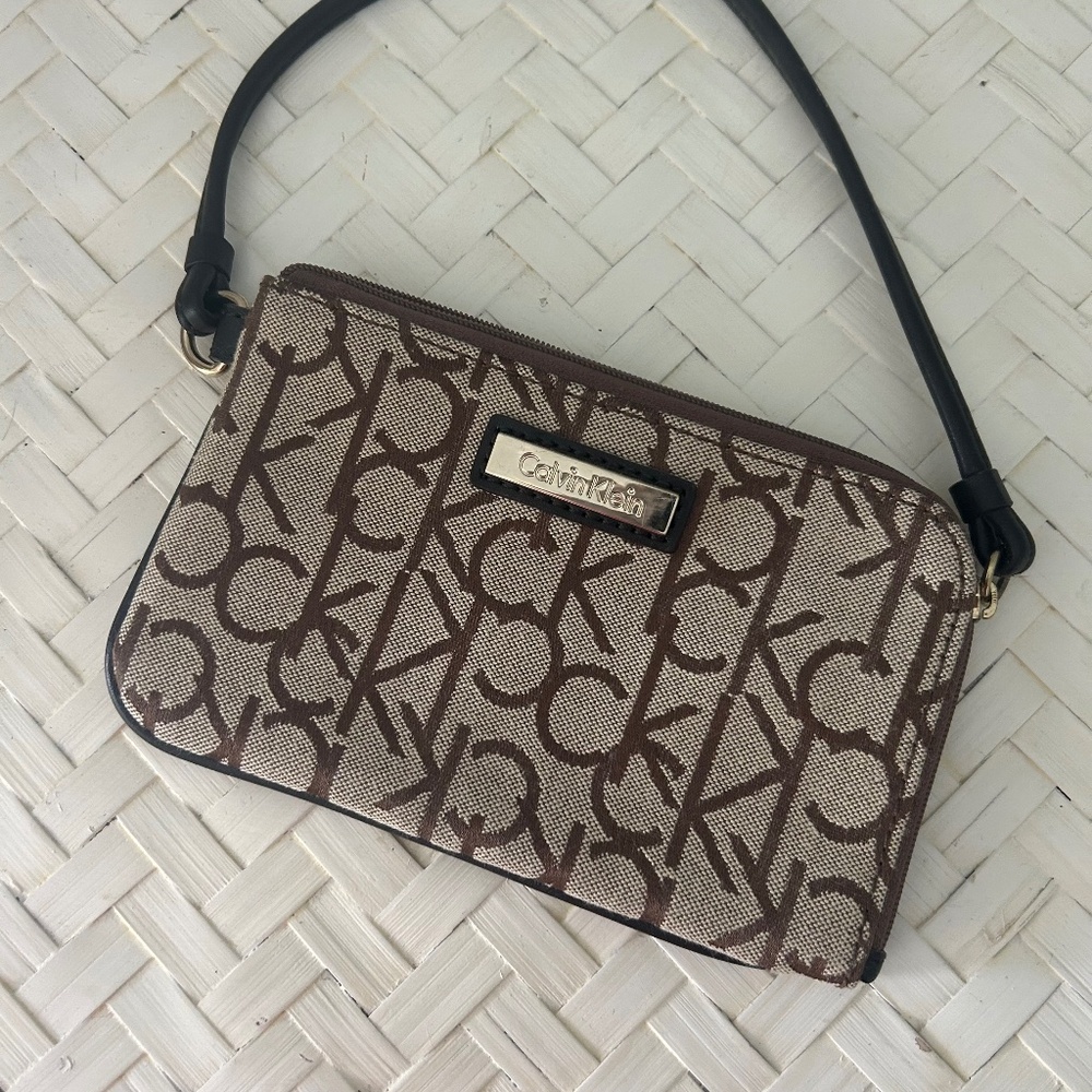 CALVIN KLEIN WRISTLET